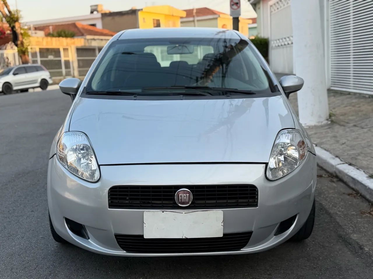 Fiat Punto ATTRACTIVE 1.4 Fire Flex 8V 5p, foto 2 de 10