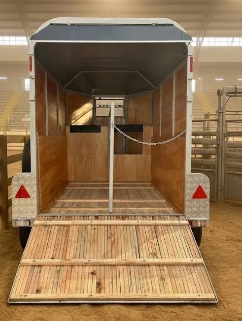 Reboque para 02 Cavalos modelo 4001 - Foto 3