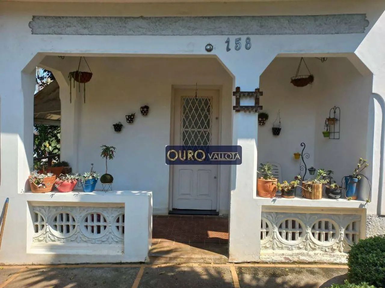 Casa de Esquina com 330m² - Foto 4