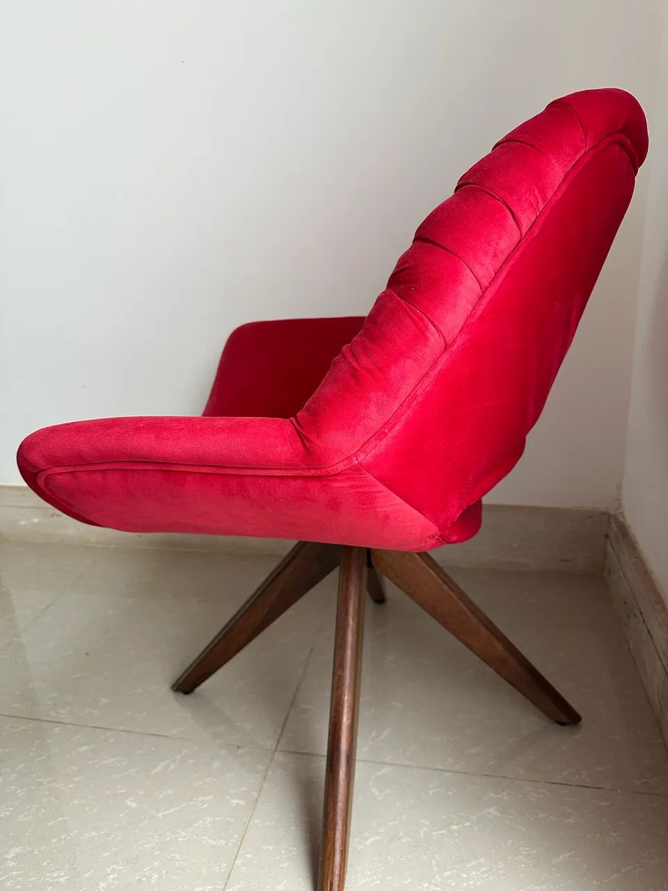 Cadeira giratória decorativa vermelha - Foto 3