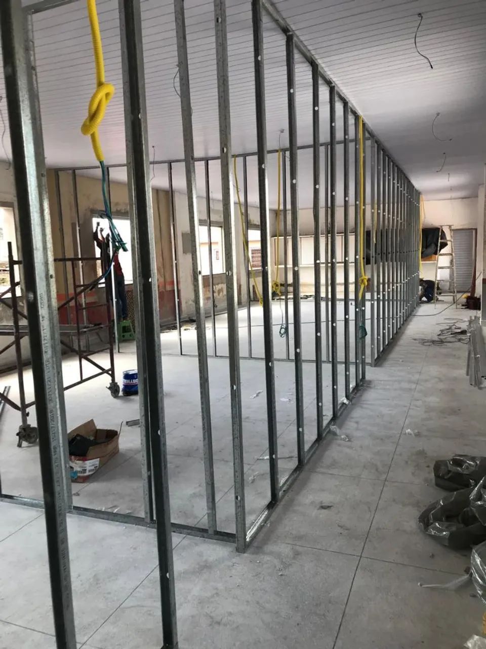 Tudo em drywall, forro e divisórias 