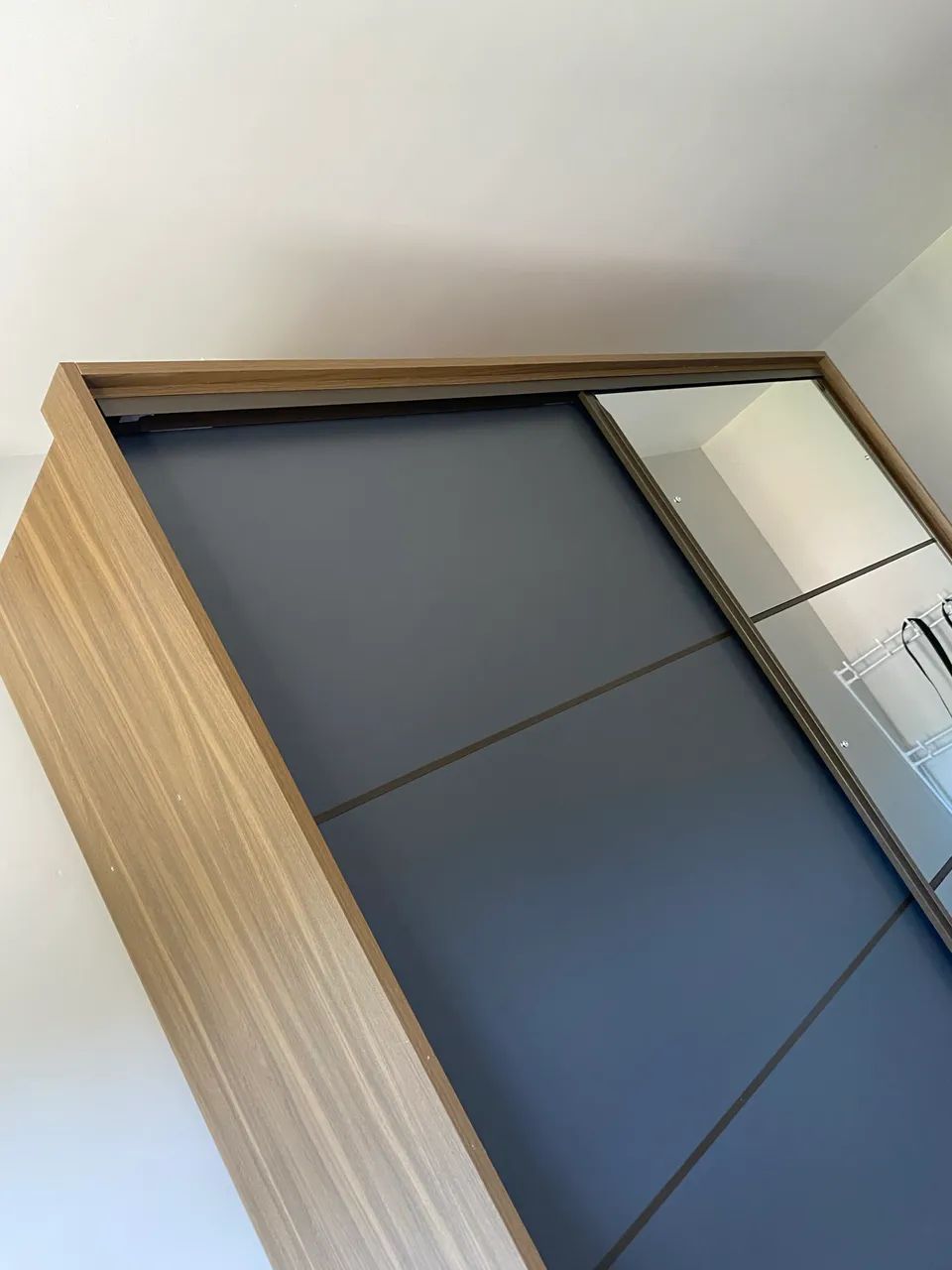 Guarda roupa semi novo