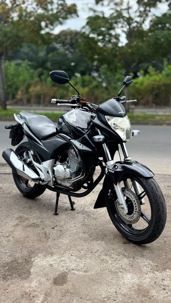 Vende se moto CB300R