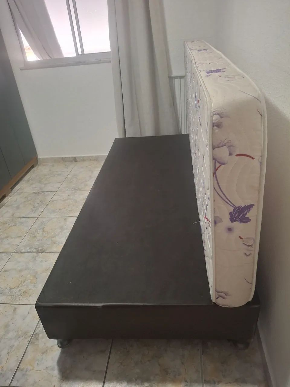 Cama box e colchão solteiro