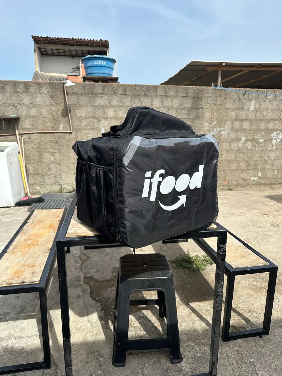 BAG / MOCHILA DELIVERY PRETA 45L LAMINADA