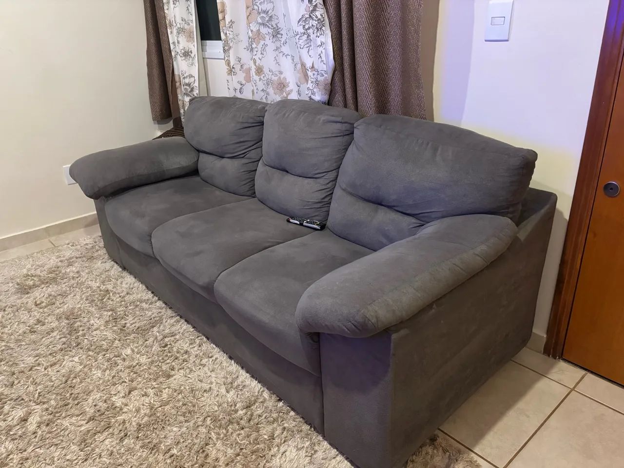 Sofá 3 lugares 