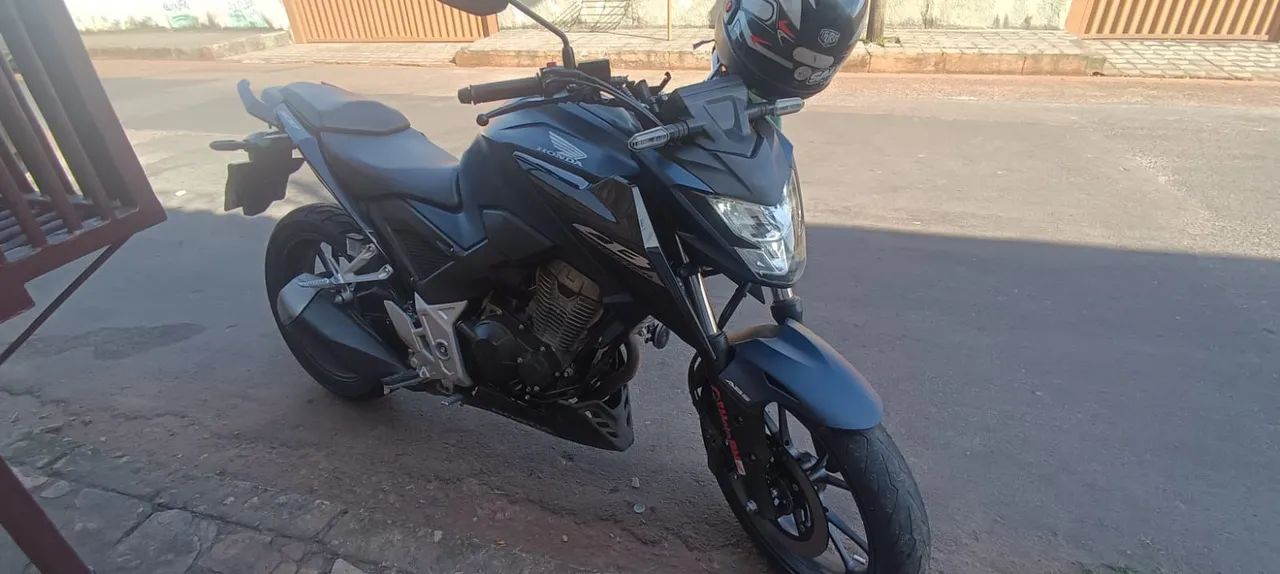 Cb 300f