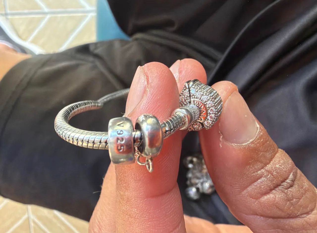 ? Pulseira Vivara em Prata 925 + Berloques ? - Foto 3
