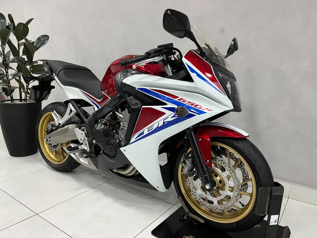 Honda CBR 650F - Foto 4