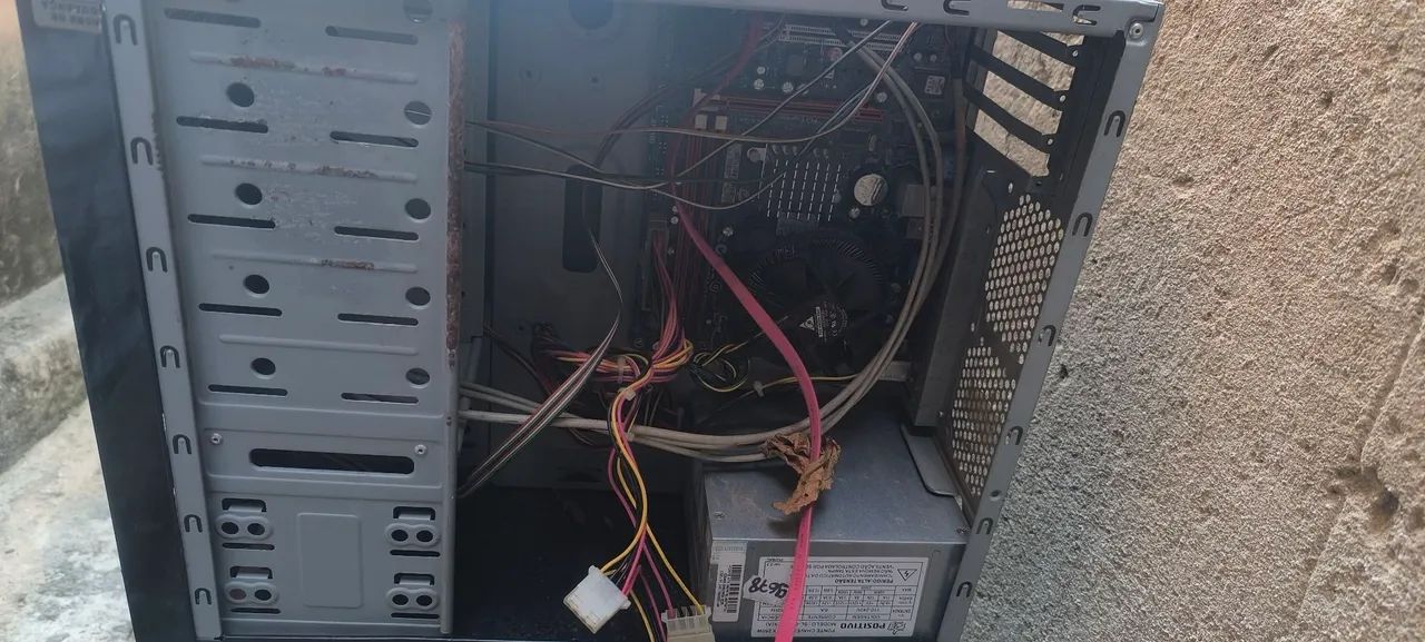 Retirada de peças computador  - Foto 3