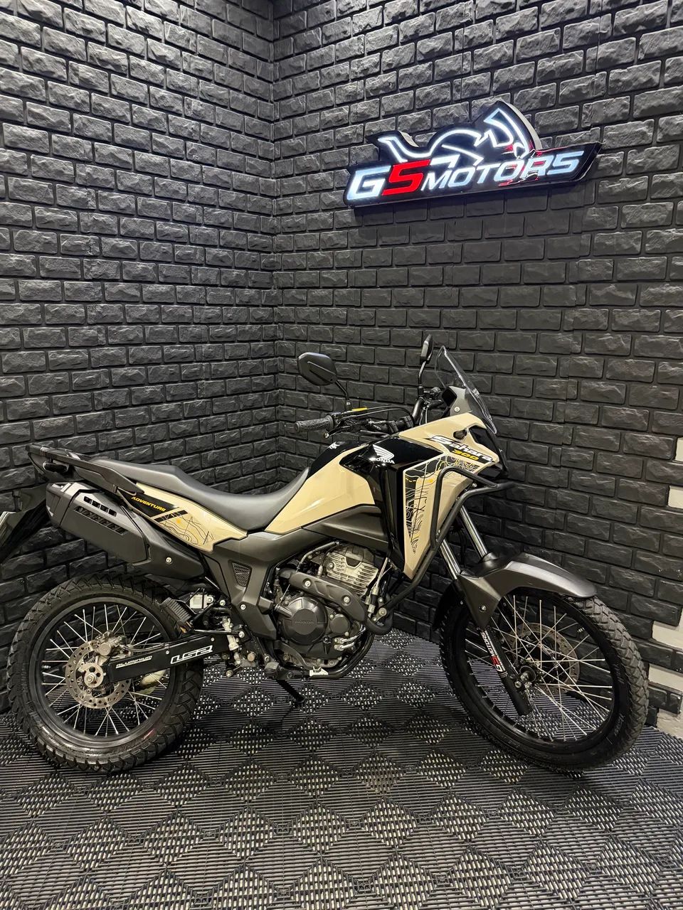 HONDA/ SAHARA 300cc ADV 2025