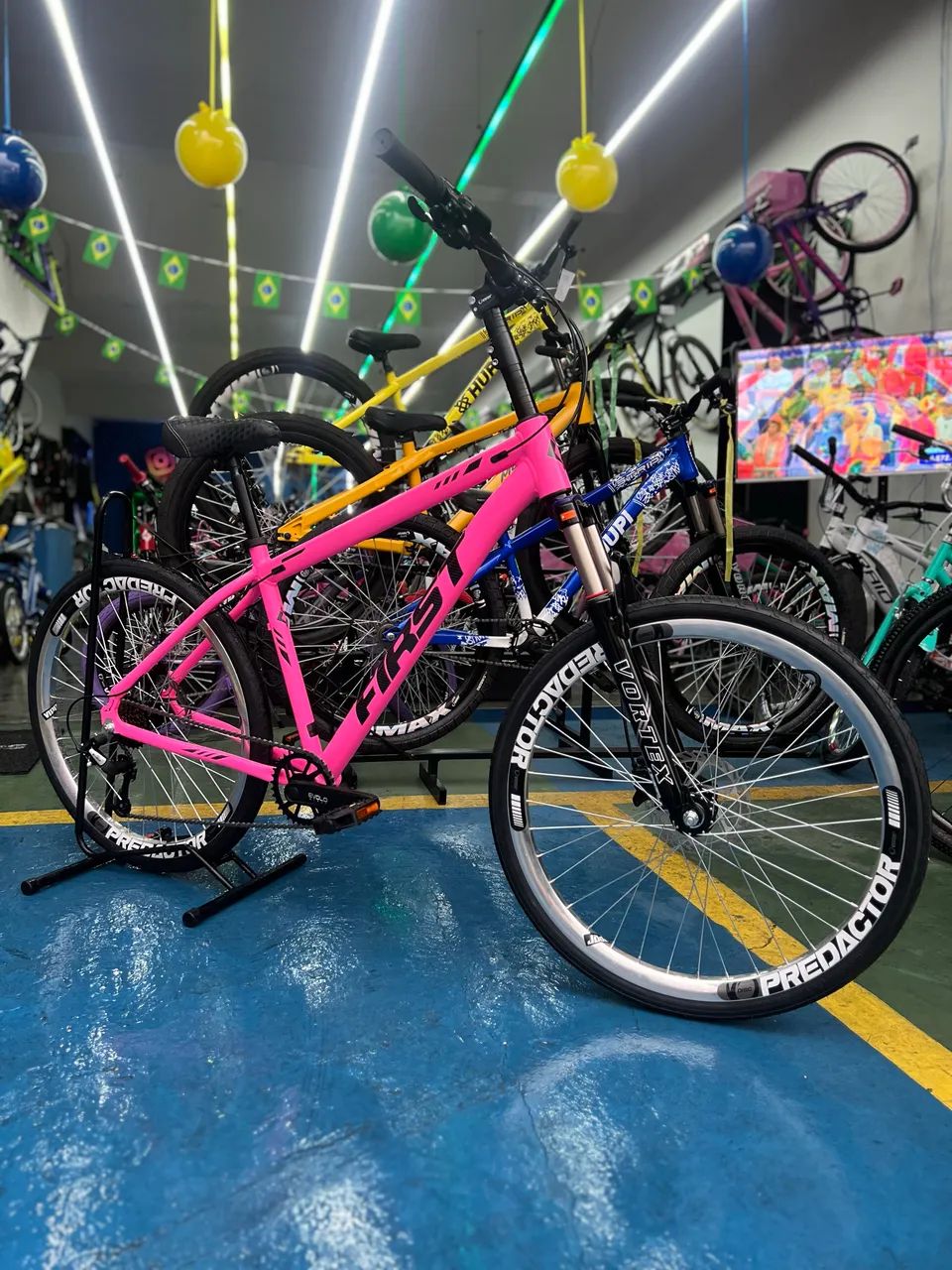 Bicicleta First estilo 015 - Rosa Neon - Foto 2