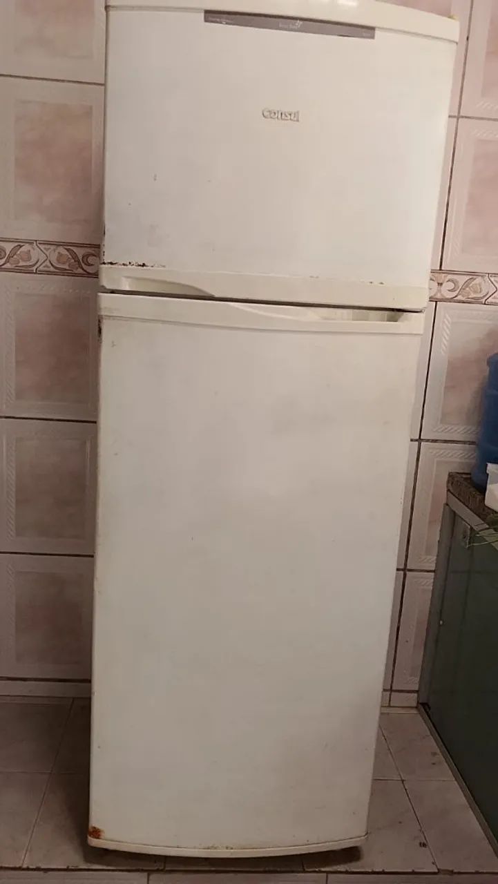 Geladeira da Consul gelo seco bem conservada 800 reais  - Foto 3
