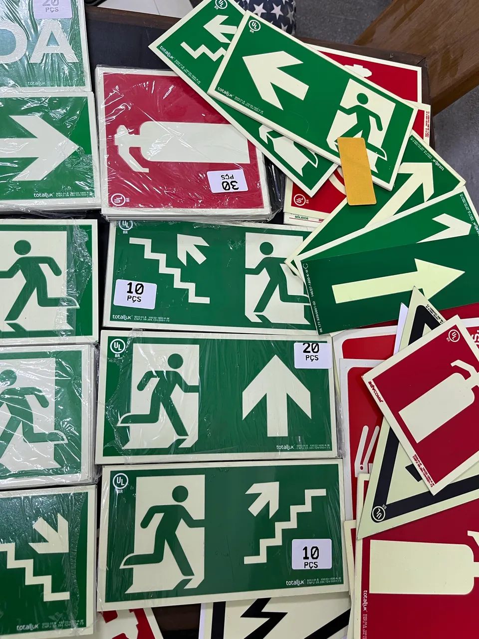 Lote Placas De Sinalização Emergência Fotoluminescente - Várias