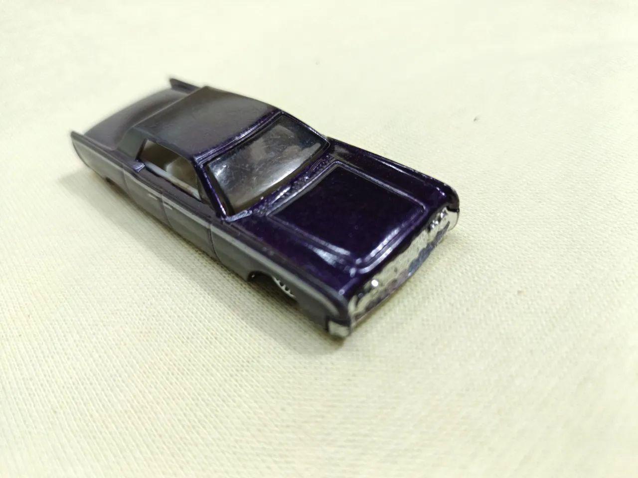 Carrinho Hot Wheels '64 Lincoln Continental - Foto 3