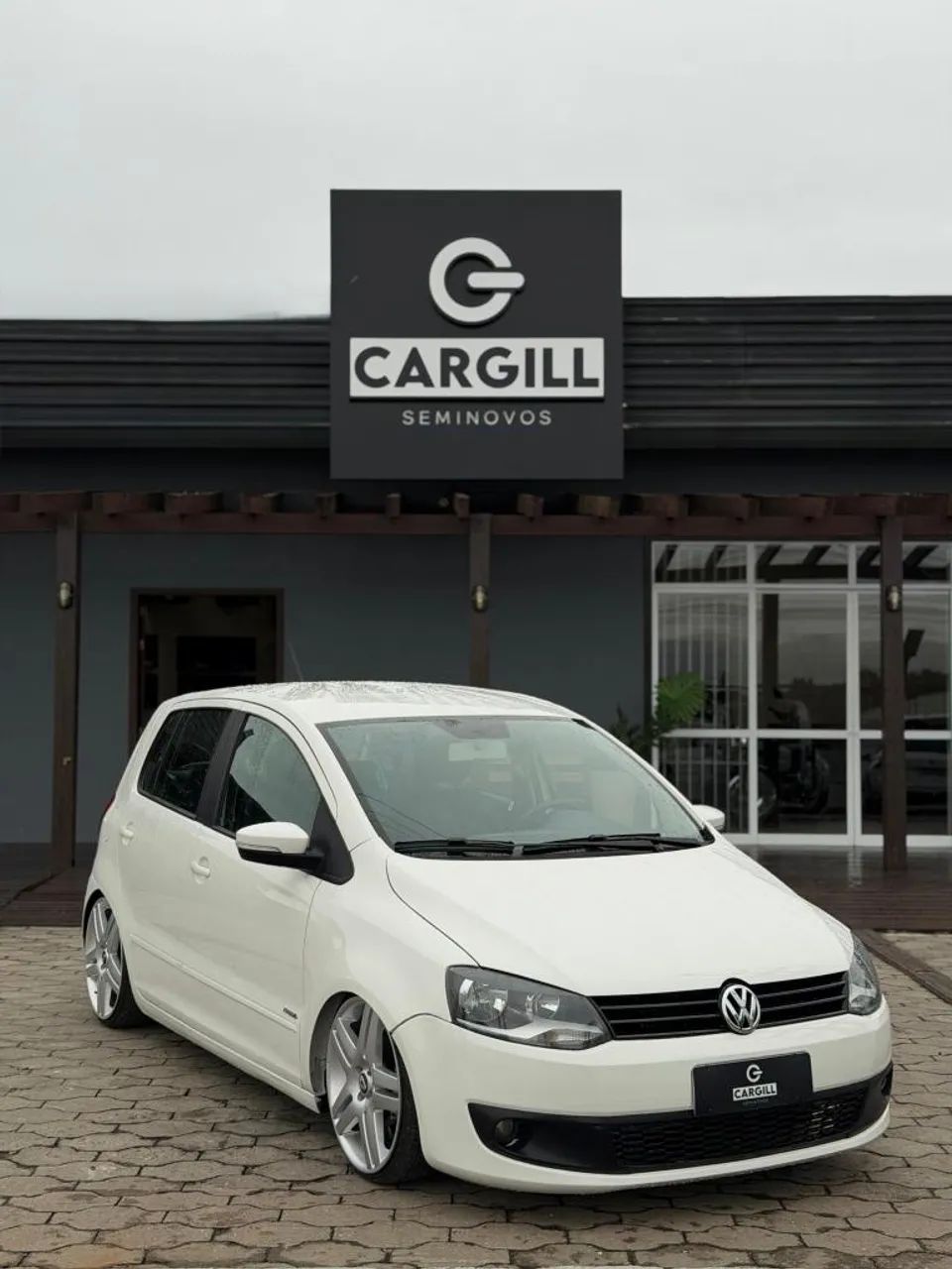 Volkswagen Fox 1.0 MI Total Flex 8V 5P 2014 - Foto 2