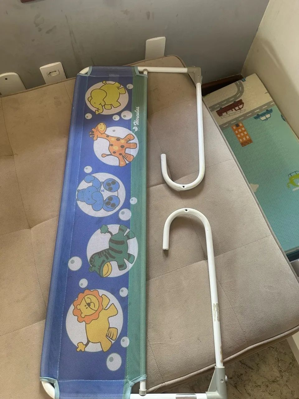Grade de proteção para cama ou berço 