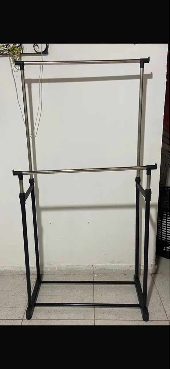 Vende-se arara de roupa dupla 