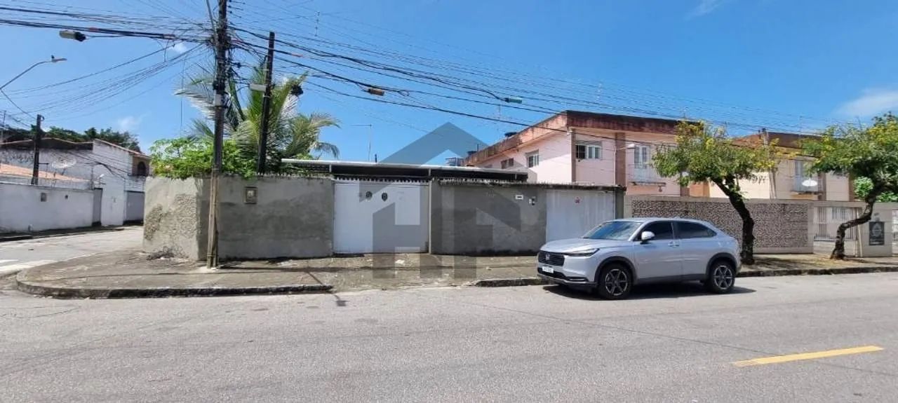 Casa Comercial de 338m² para alugar, com 3 quartos (1 suíte), localizada em Boa Viagem, Re