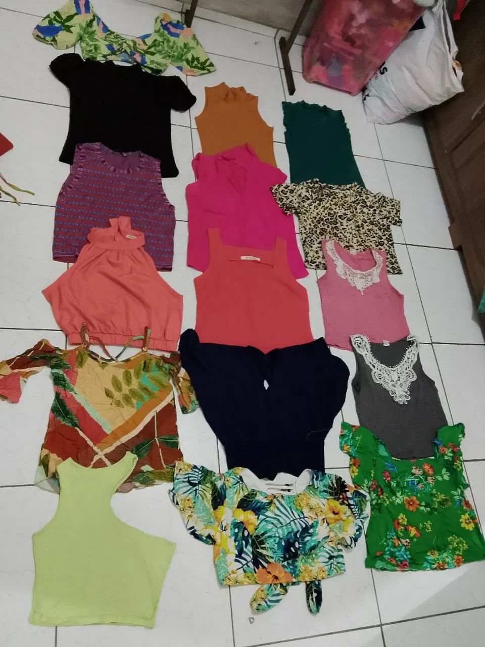 Lote de roupa feminina  - Foto 5