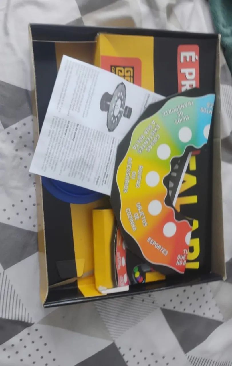 Jogo de tabuleiro , proibido falar .