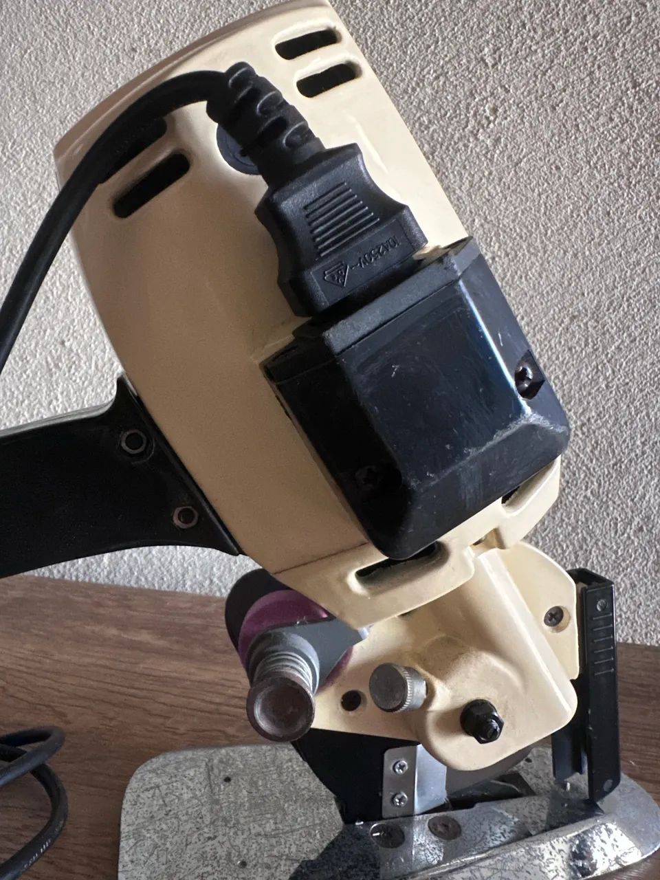 Máquina de cortar tecido Yamata - Foto 2