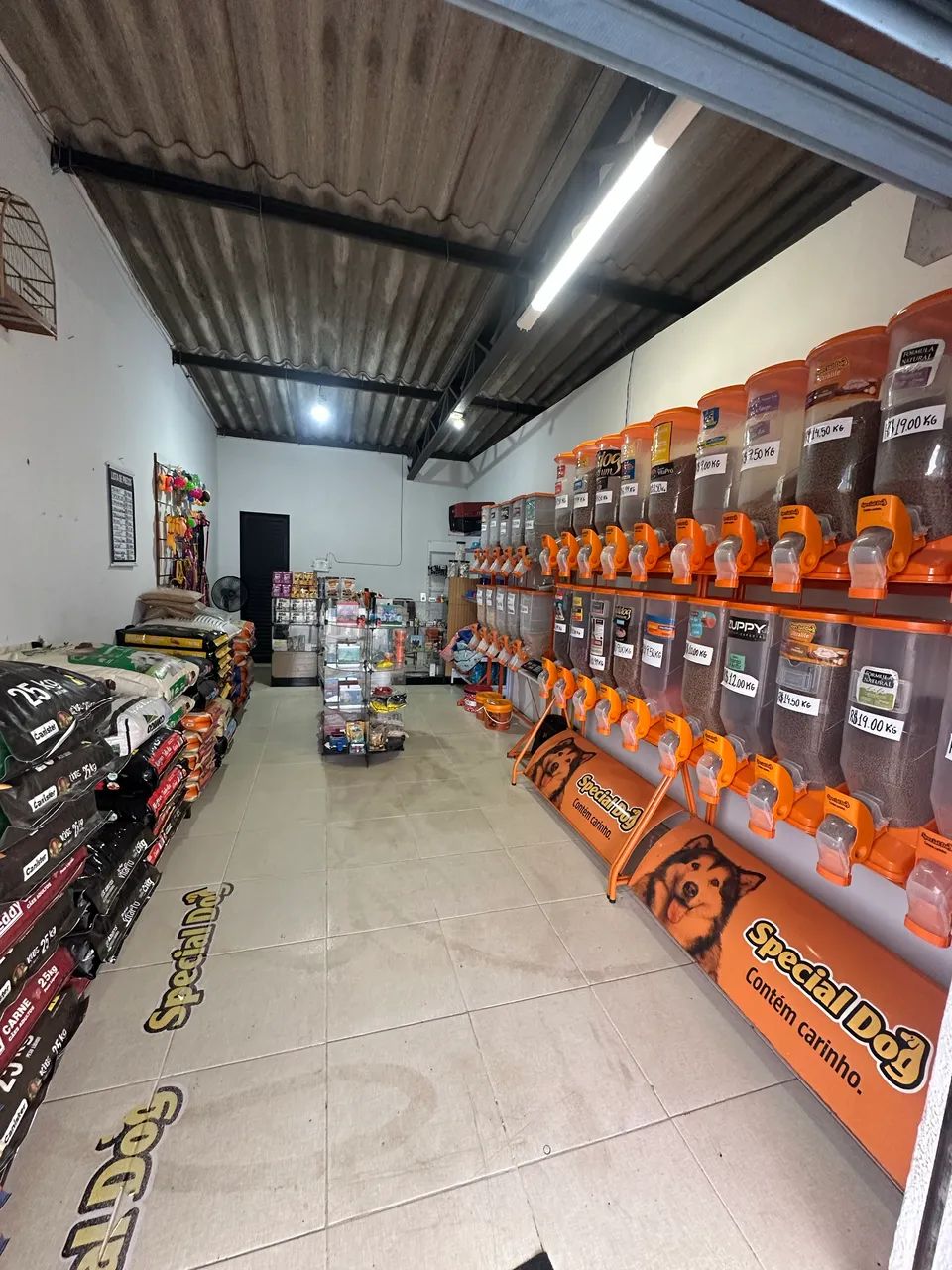 Vendo pet shop montado 