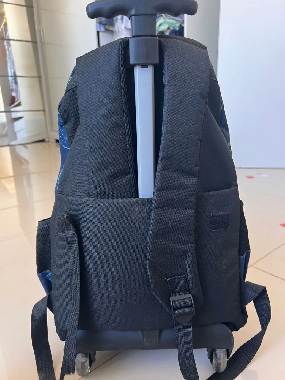 Mochila Sonic com carrinho e estojo  - Foto 4