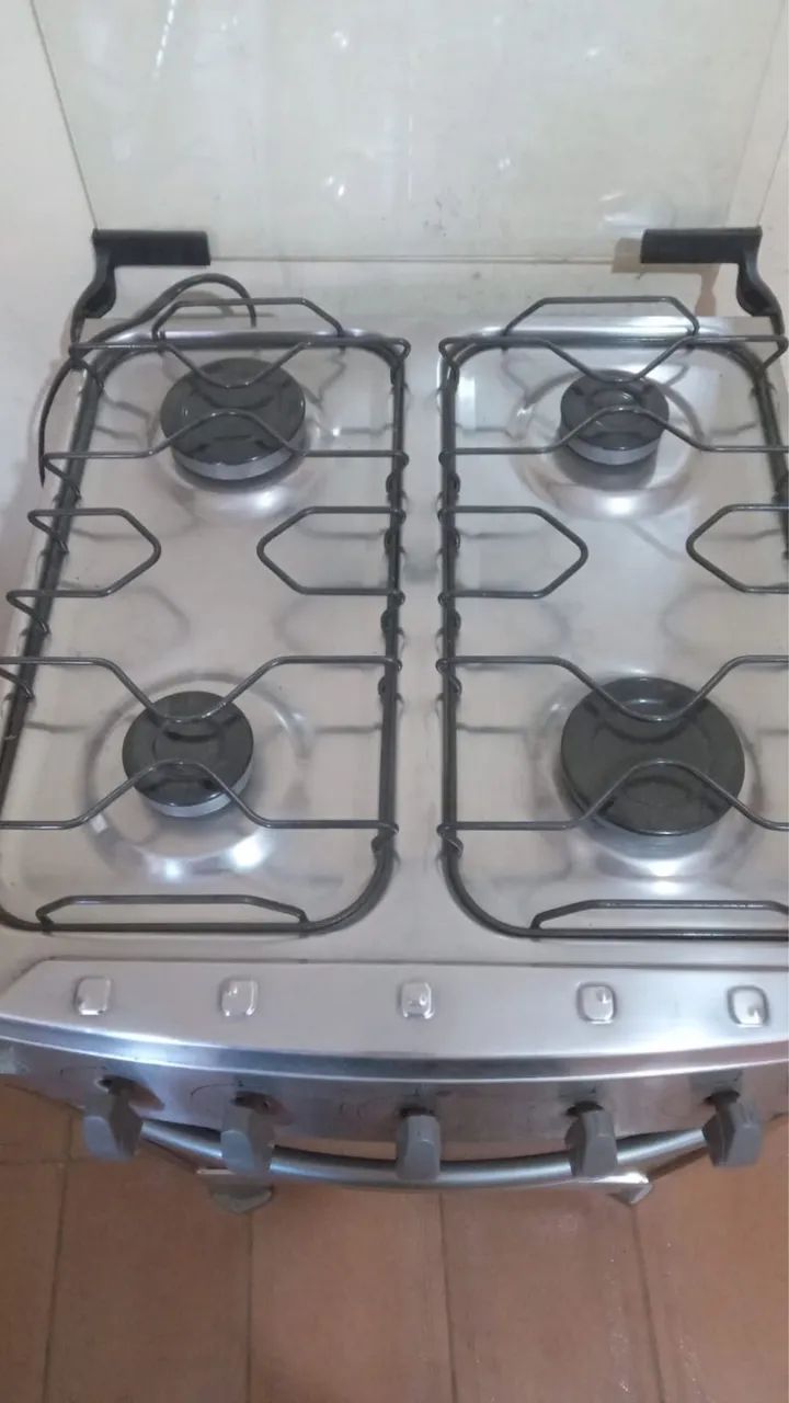Vendo fogão cônsul,depende o lugar eu entrego  - Foto 2