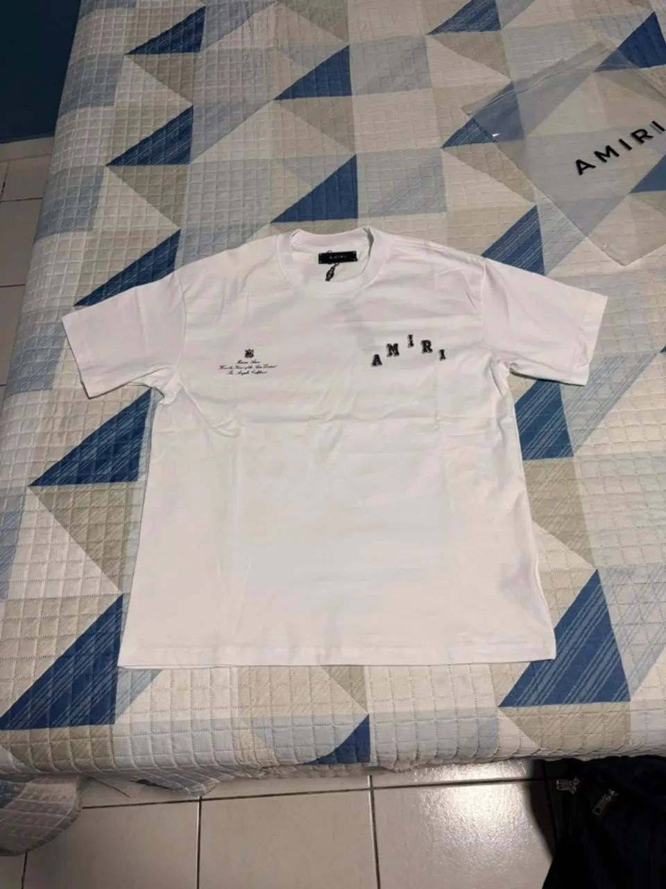 Camisa estilo Amiri