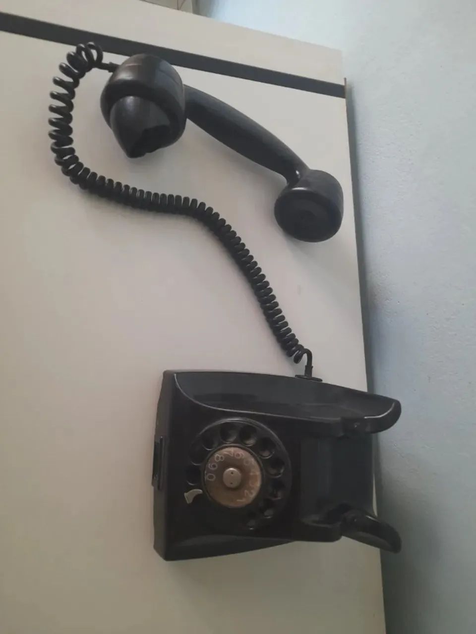 Antigo e clássico telefone de baquelite Ericson fabricado na década de 40/50 - Foto 3