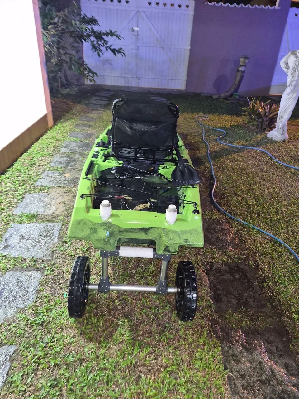 Vendo kayak novissimo com motor, cadeira e remo  - Foto 4