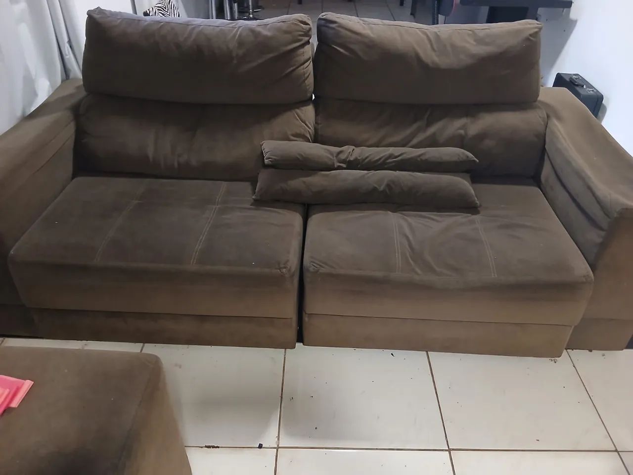 Sofá retrátil confortável 