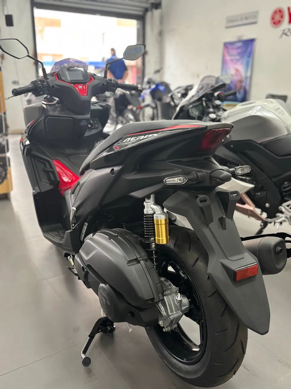 YAMAHA AEROX ABS CONNECTED * - Foto 4