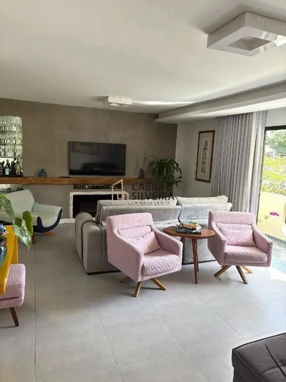 Apartamento com 3 Suítes e 3 Vagas em Moema Nobre