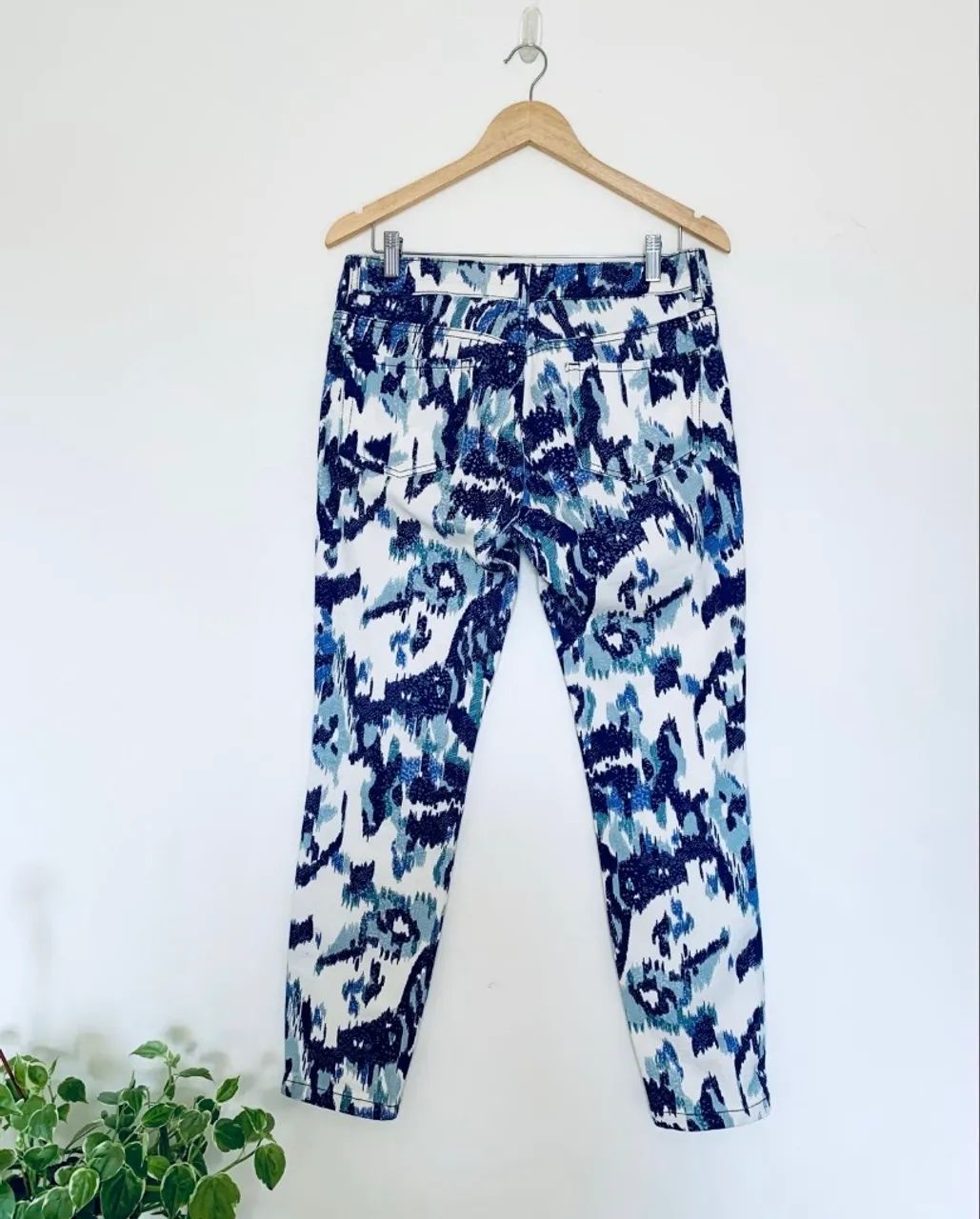 Calça da Le Lis Blanc feminina branca e azul  - Foto 2