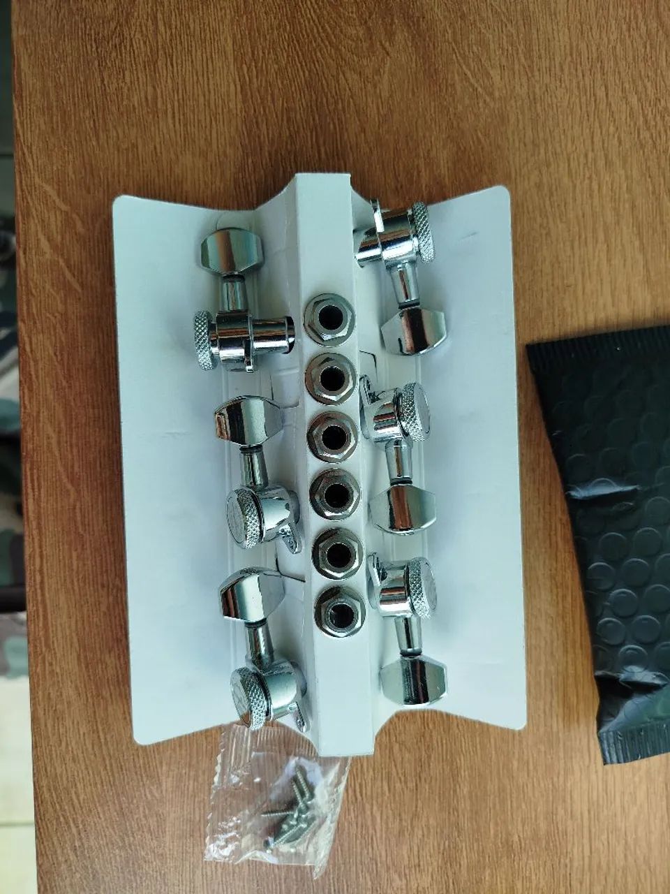 tarraxa guyker com trava cromada para guitarra - Foto 4
