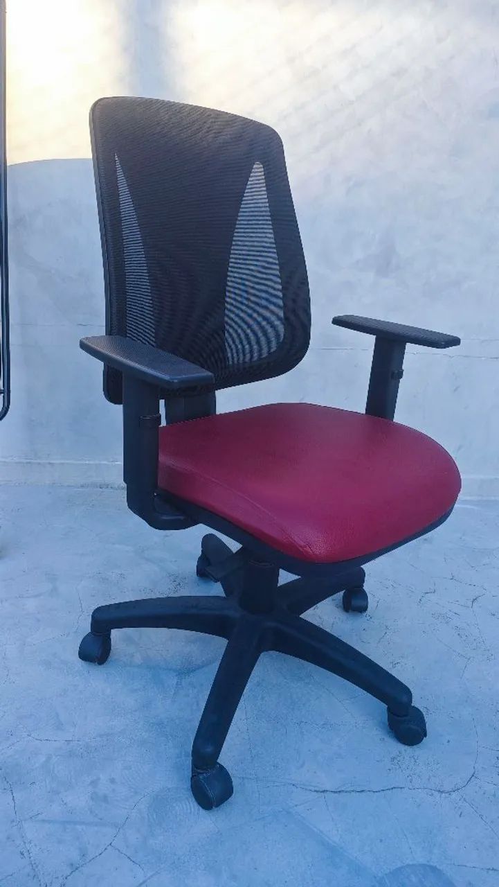 Cadeira Ergonômica de Escritório Flexform Loop Mesh - Vermelha/Preta