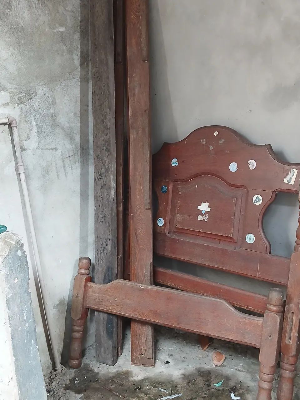 Cama de Solteiro de Madeira  Ótimo Preço!