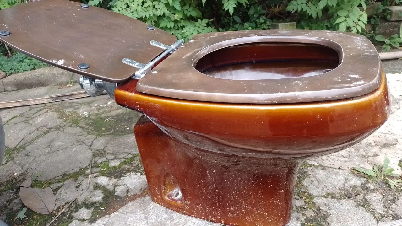Bides e vasos sanitário 