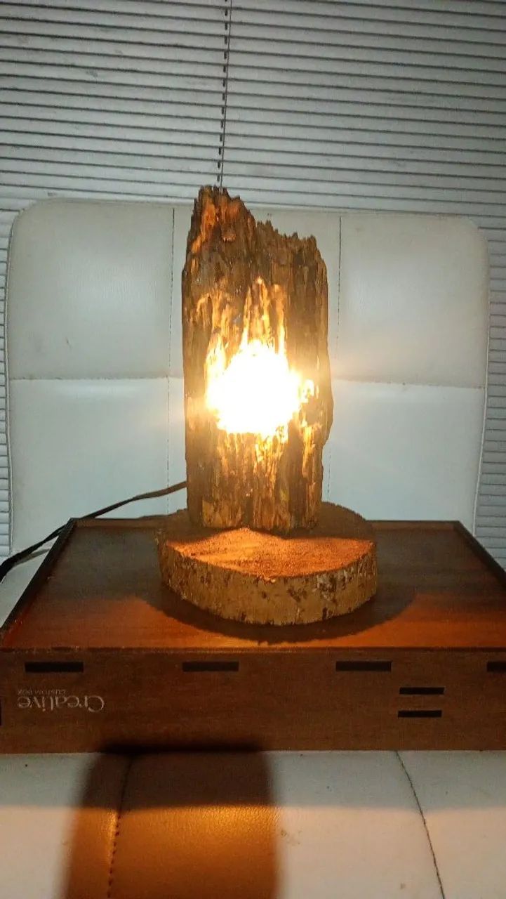 Luminárias de tocos de madeira