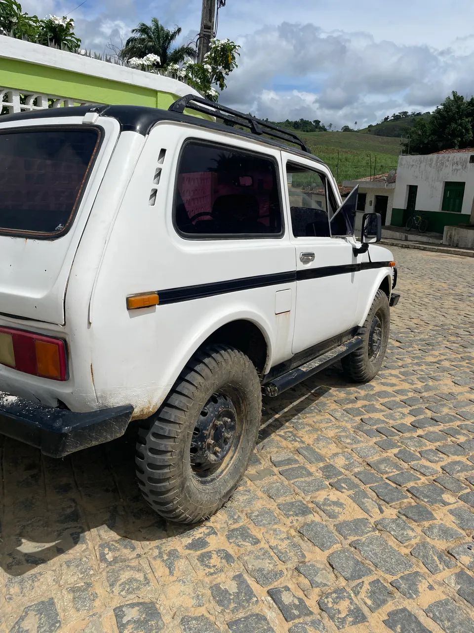 Vendo ou troco tudo ( Trator, grade e o Lada Niva.) por caminhonete  - Foto 4
