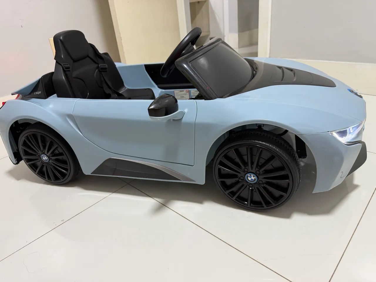 Carro elétrico BMW azul  - Foto 2