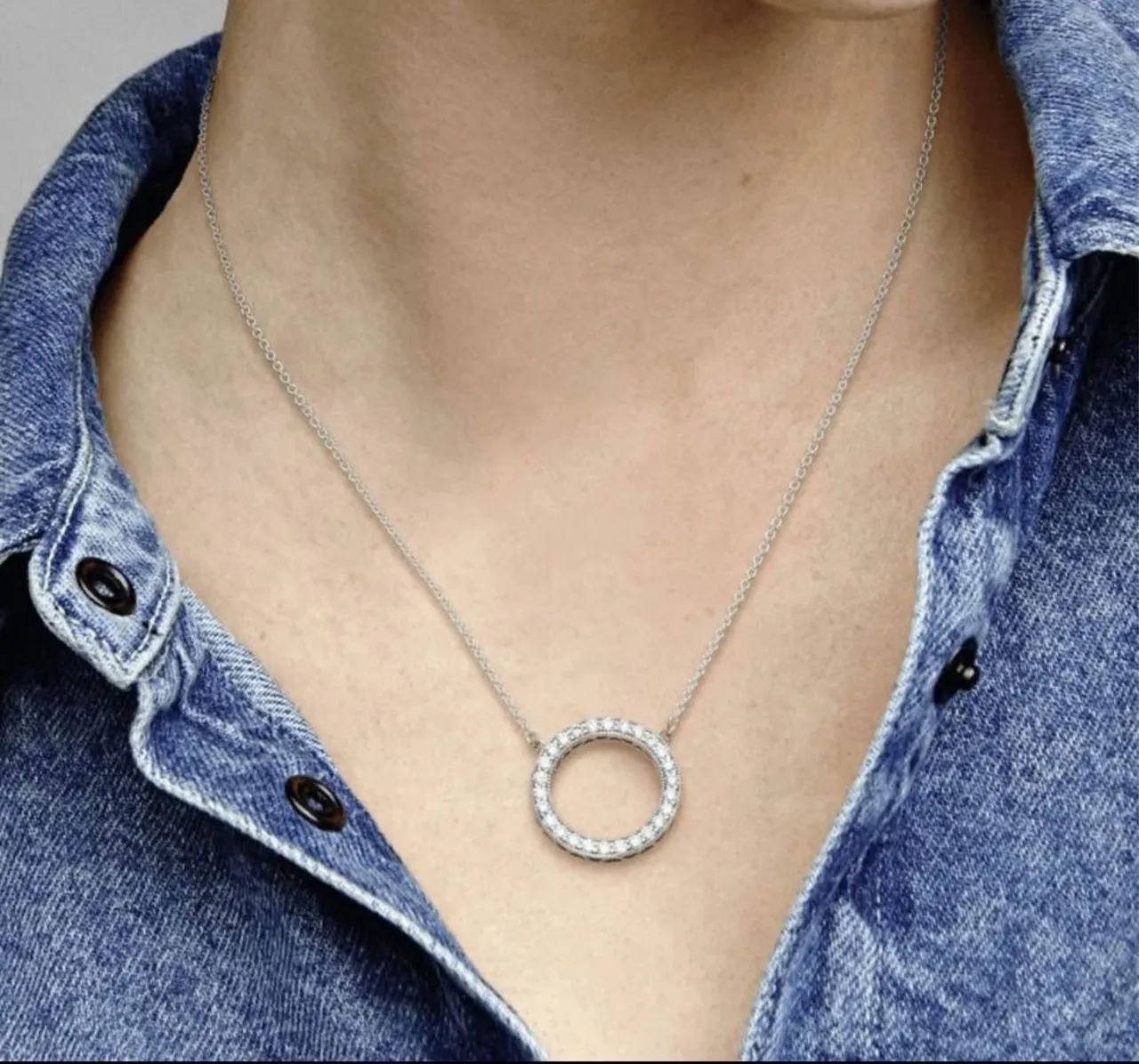 Colar Pandora círculo logo pavé  - Foto 3