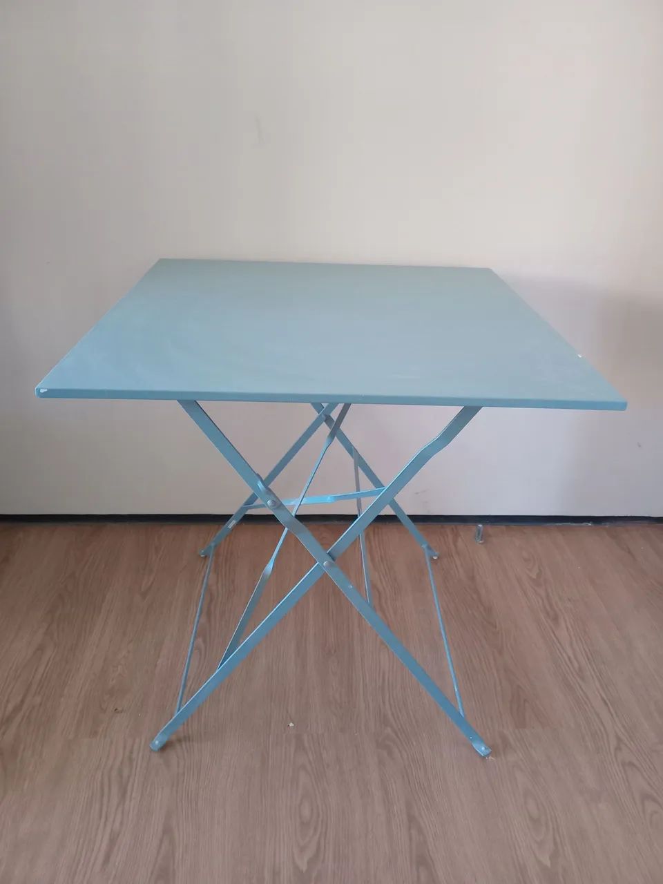 Mesa dobravel azul ! Ótima para apartamentos , área externa 
