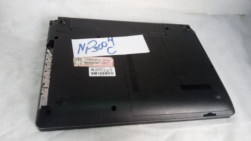 Carcaça para Notebook NP300E4C Samsung usada em bom estado - Foto 4