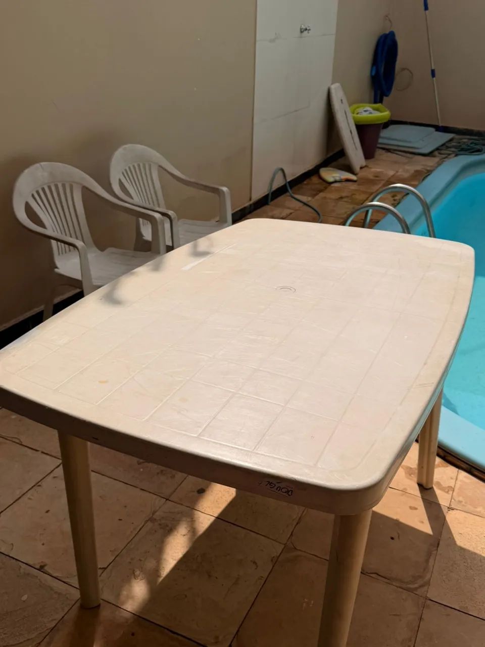 Mesa plástica branca 130 x 80 - Foto 2