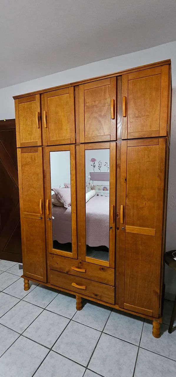 Guarda-roupa Serpil Casual. Madeira Pinus Taeda. 