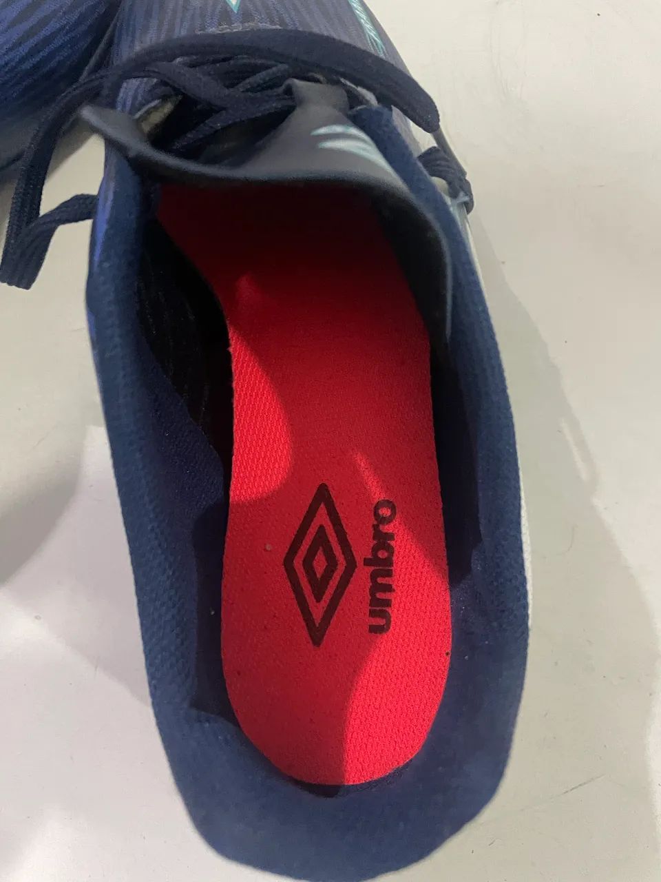 Chuteira umbro ORIGINAL - Foto 2
