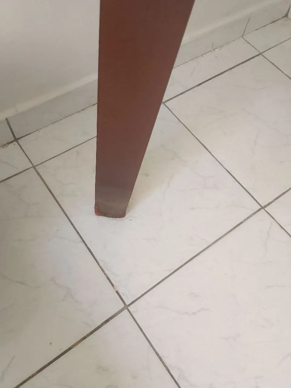 Mesa com Tampo de Vidro e Pés em Madeira - Design Moderno - Foto 2